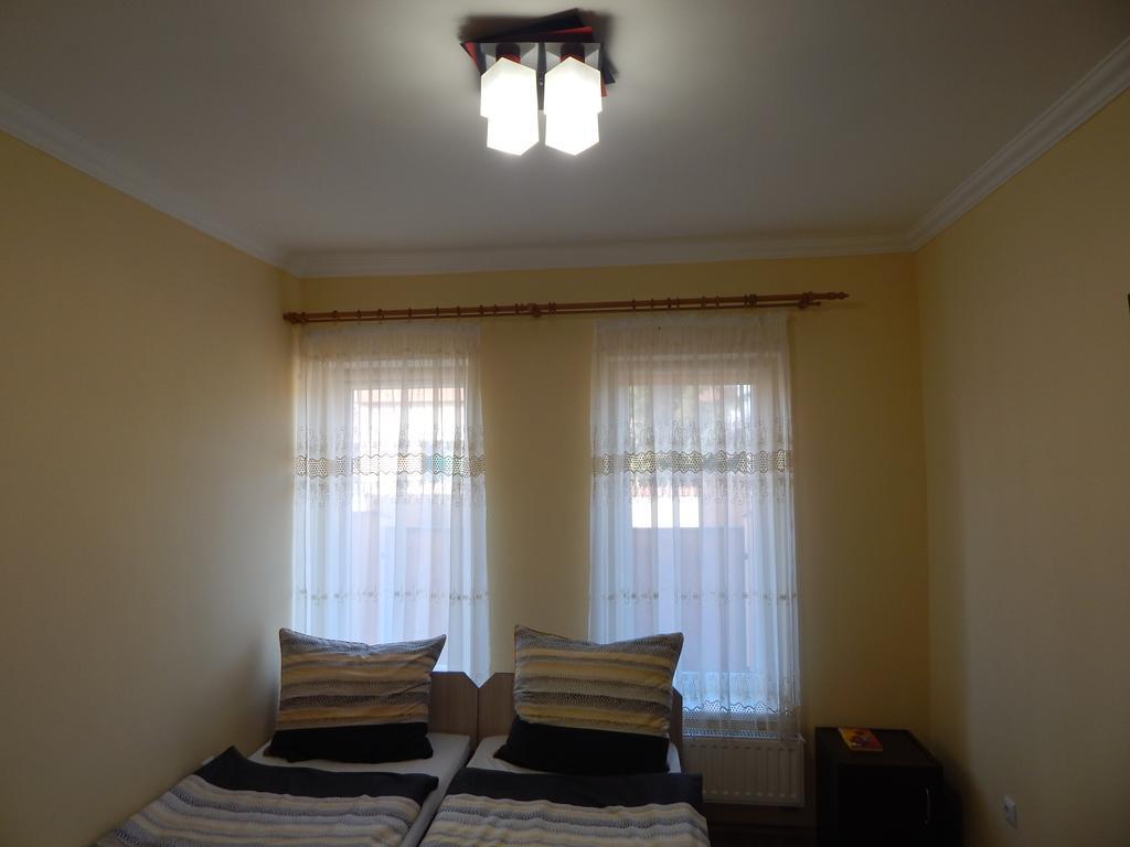Halvany Vendeghaz Vásárosnamény Buitenkant foto